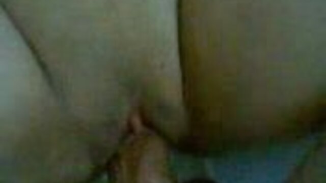 Enormes aldabas en una lesbianas forzadas puta milf sedienta de semen.mp4