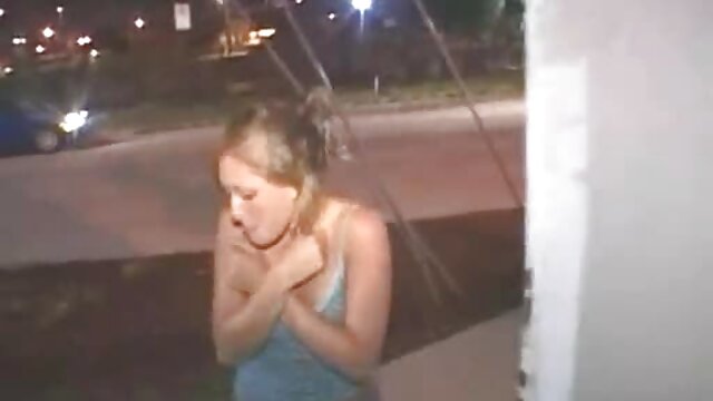 Trabajando con el pie indefenso lesbianas maduras con jovenes